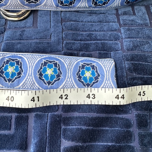 Eliza B Blue Floral Ribbon belt. Size L - Picture 4 of 4